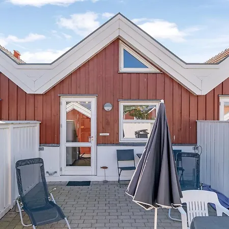 Ake - 10m To The Fjord By Interhome Vakantiehuis *