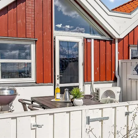 Ake - 10m To The Fjord By Interhome *